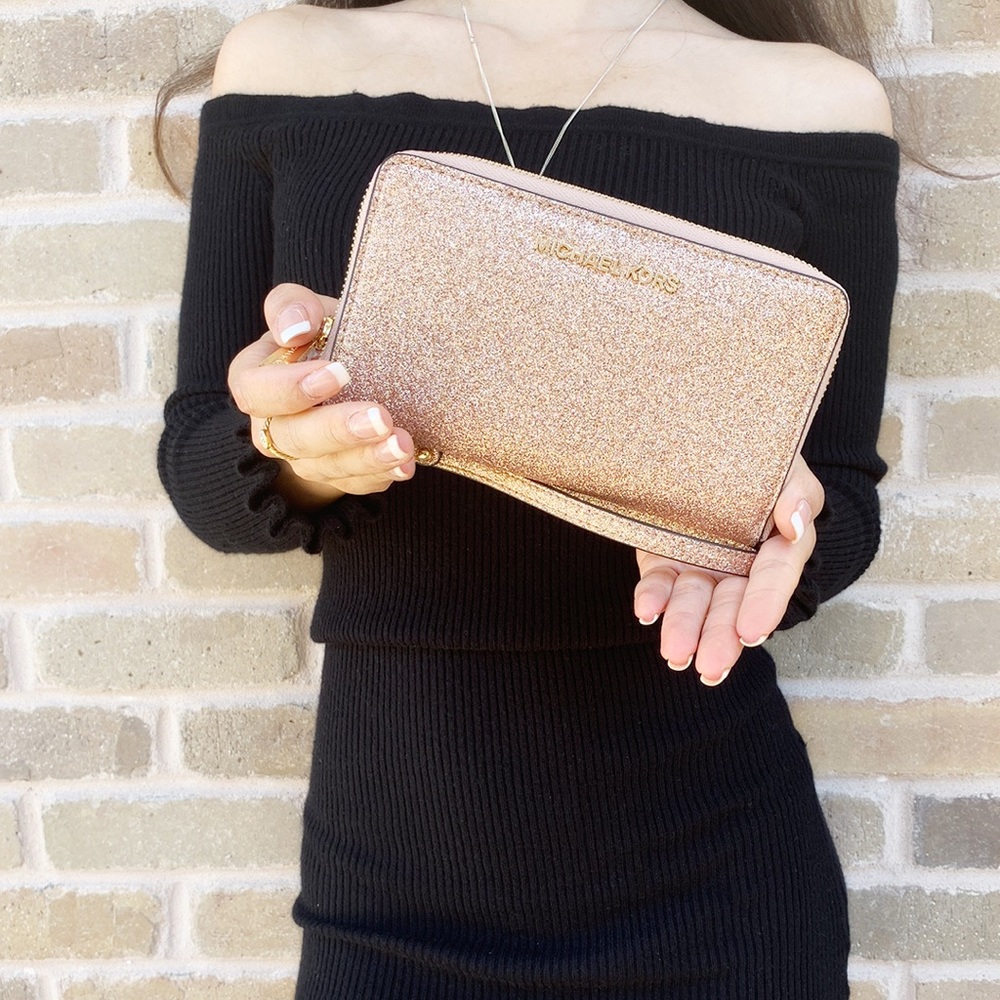 Gaby’sBags- Michael Kors rose gold wallet - Picture 2 of 8